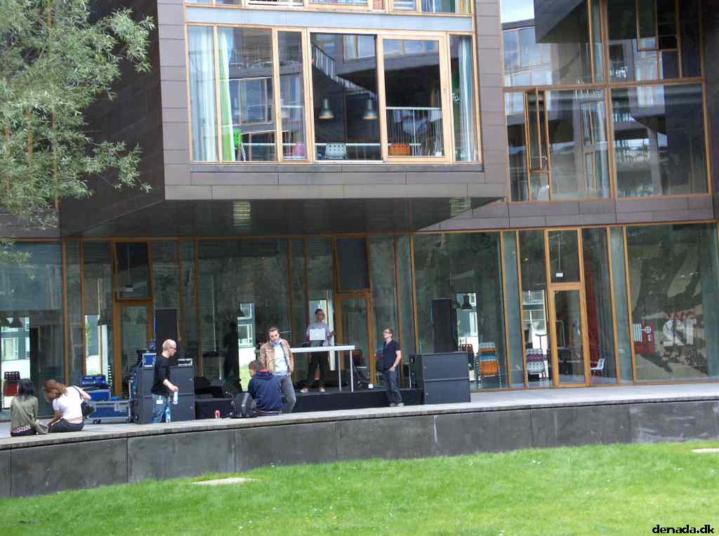 * Image 9