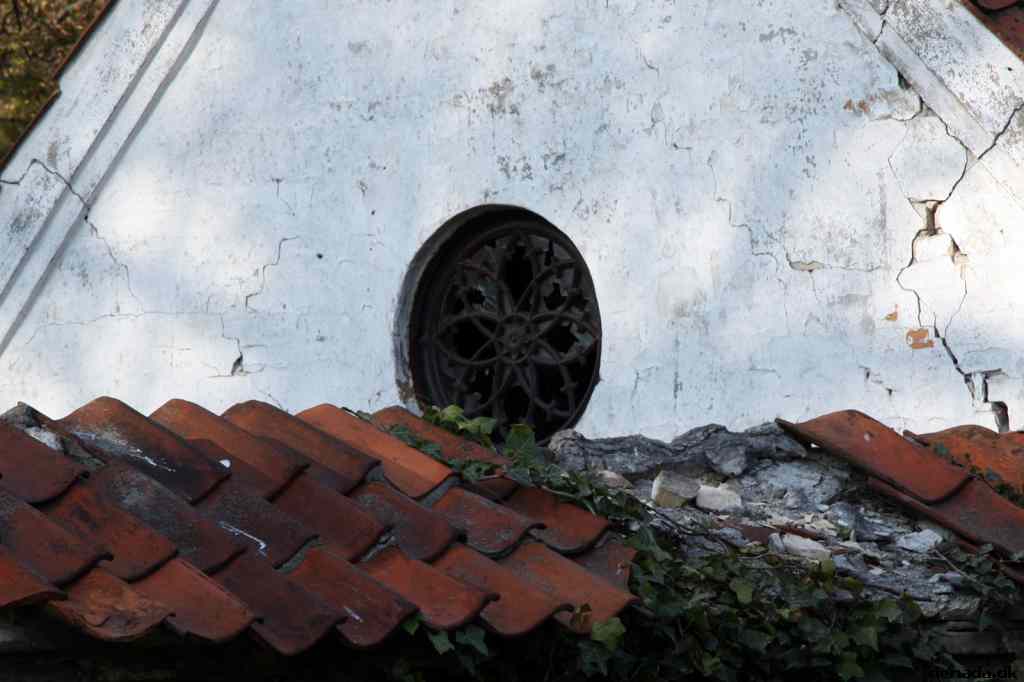 * Image 105