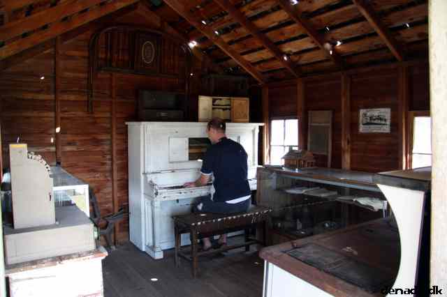 * Image 125