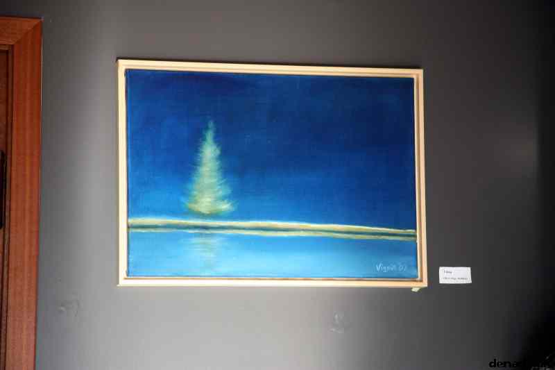 * Image 103