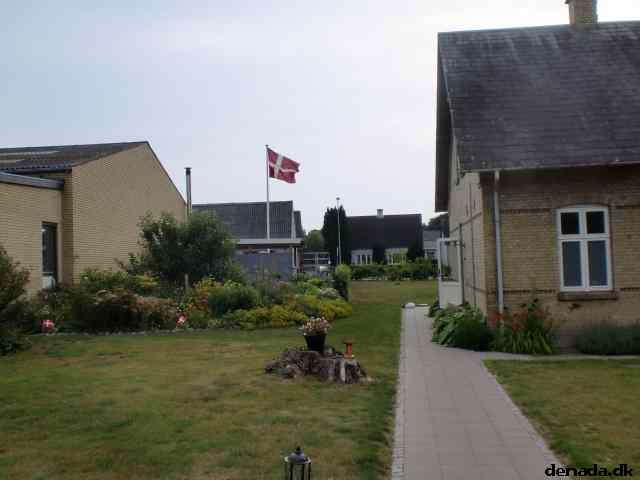 * Image 25