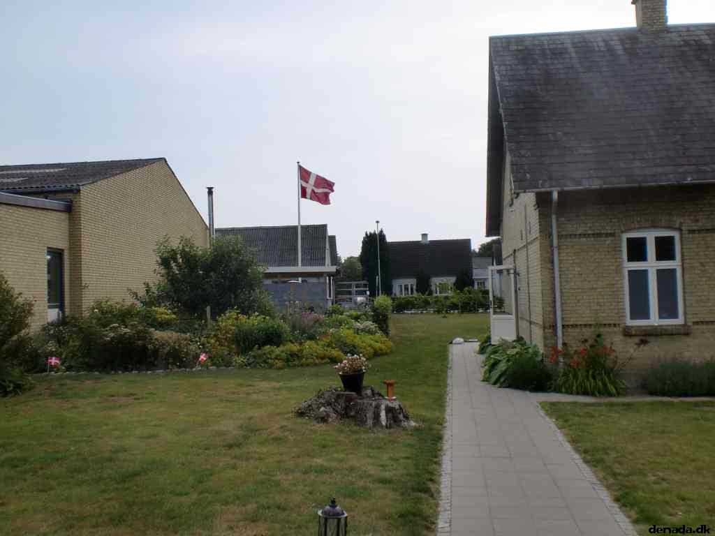 * Image 25