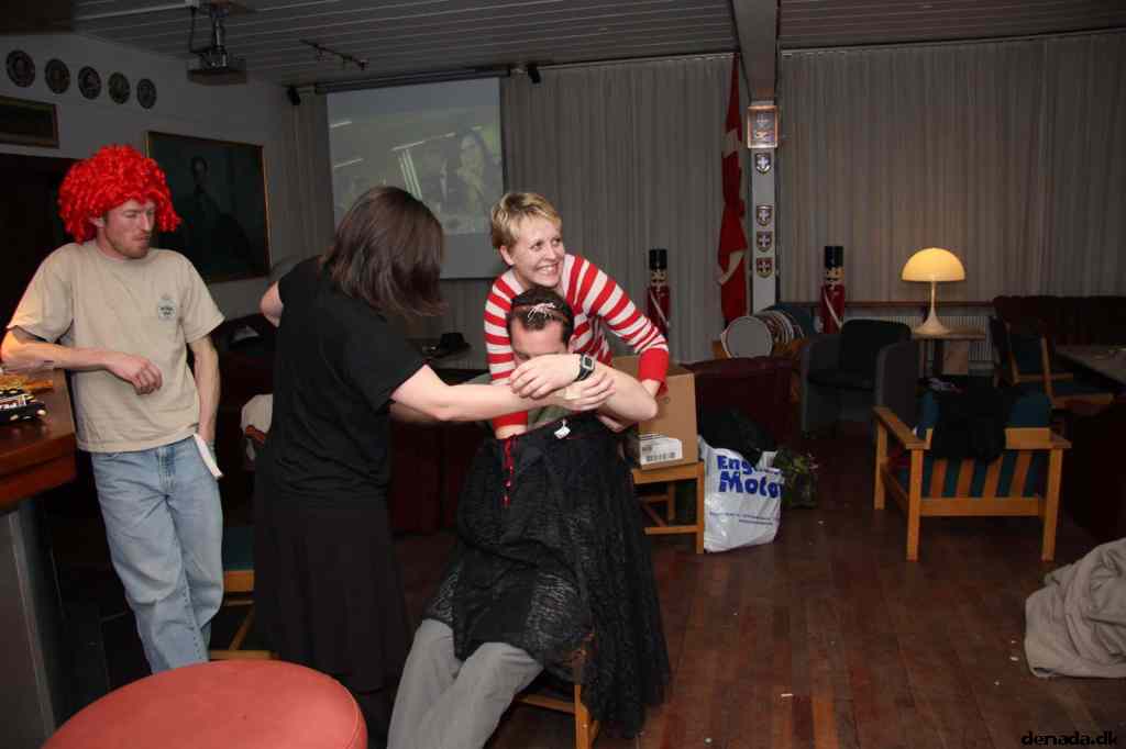 * Image 749