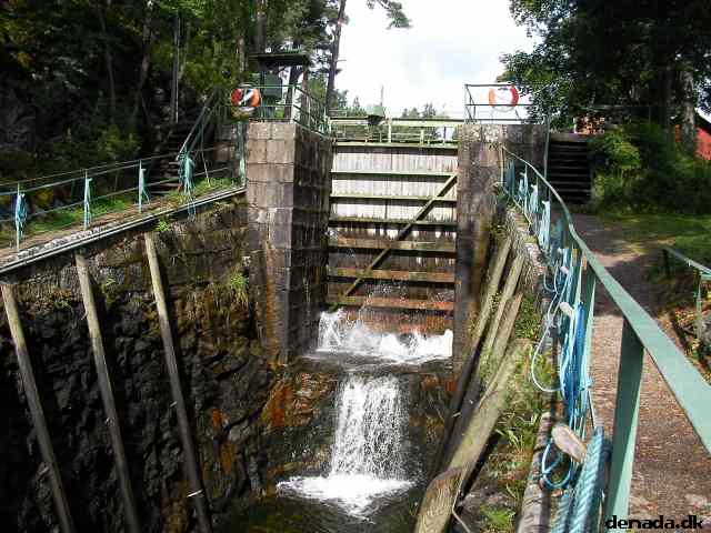 * Image 105